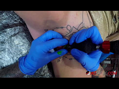 ❤️ Sully Savage, hottie estremamente tatuata, hà fattu un tatuatu nantu à u clitoris ❤️ Porno anale à noi % co.javdoe.top% ﹏